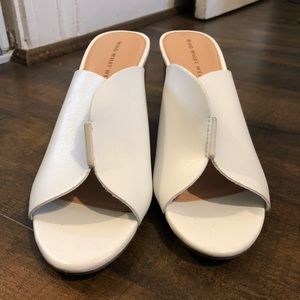 WHO WHAT WEAR White Sandal Mules